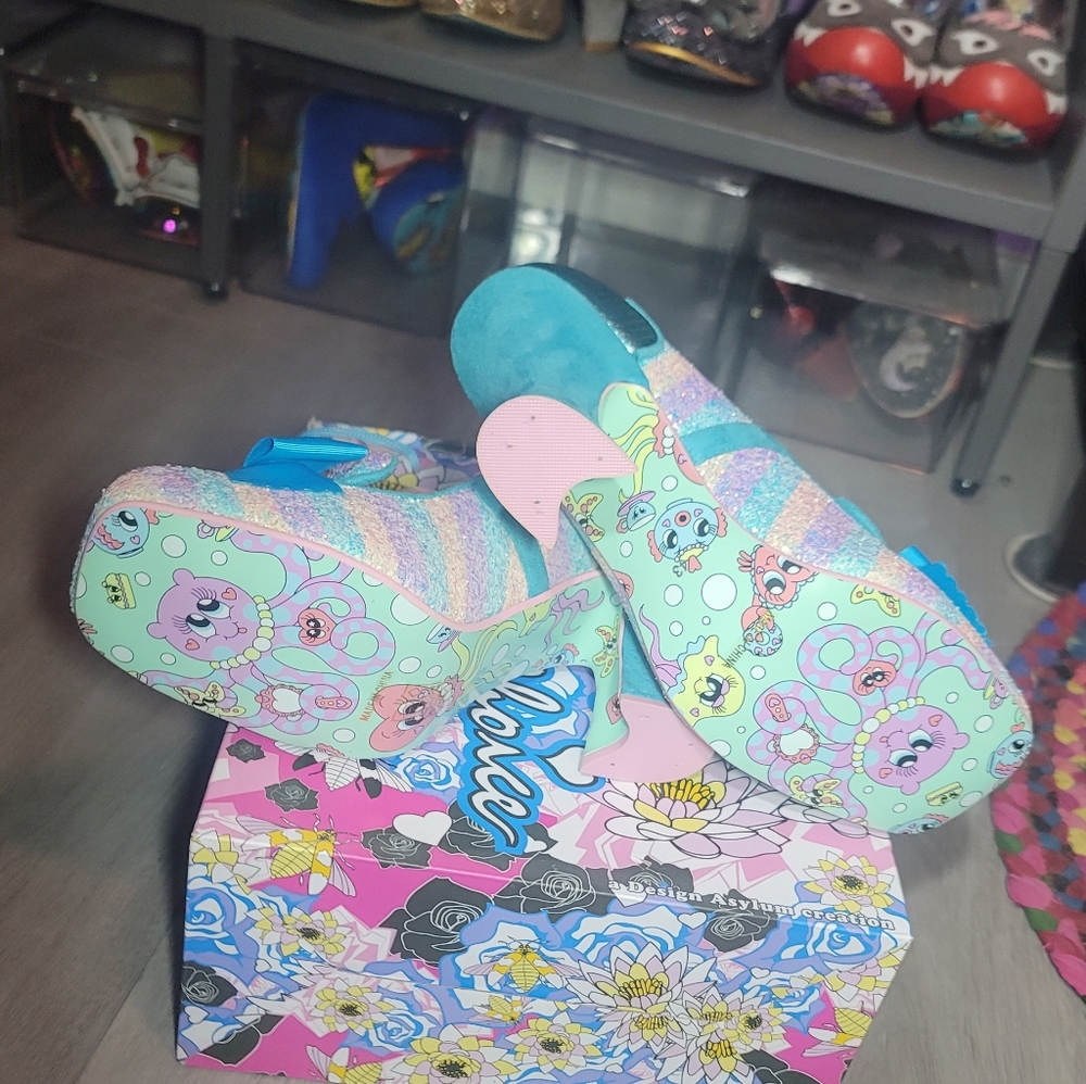 Irregular Choice Fluer De Lis Pastel Glitter Stripe With Bow Pump - Picture 5 of 7